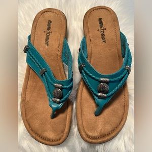 NEW Minnetonka Silverthorne Sandals